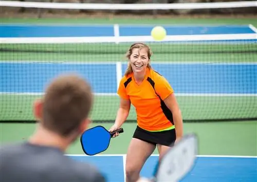 Pickleball, ваш любимый вид спорта в спортзале, набирает популярность во всем мире