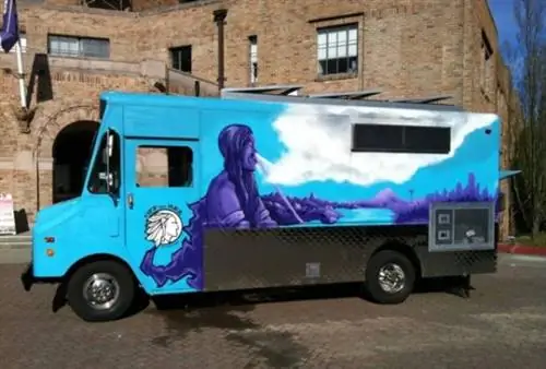 OFF THE REZ продовольственный грузовик