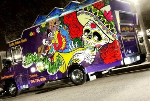 DOS CHINOS продовольственный грузовик