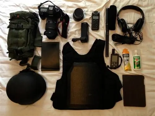 Содержимое сумки Эммы