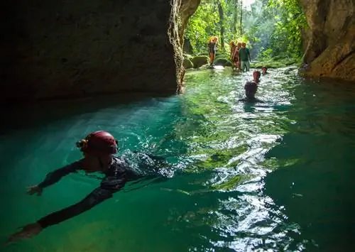 Это самая крутая пещера, которую может исследовать любой нуб вроде меня