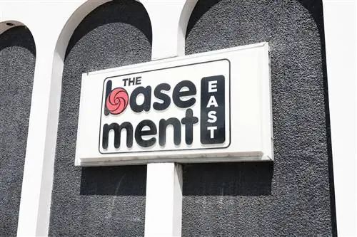 Музыкальное заведение в подвале восточного Нэшвилла