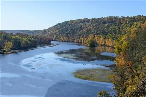 Lovers Leap - один из лучших государственных парков Новой Англии для спокойного отдыха.