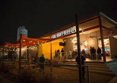 7 удивительных вещей, которые нужно сделать в Арлингтоне, штат Техас, о которых вы, вероятно, не знали