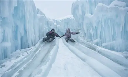edmonton_ice-castles_festivals-and-events-8