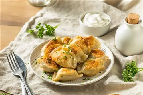 Вареники со сметаной