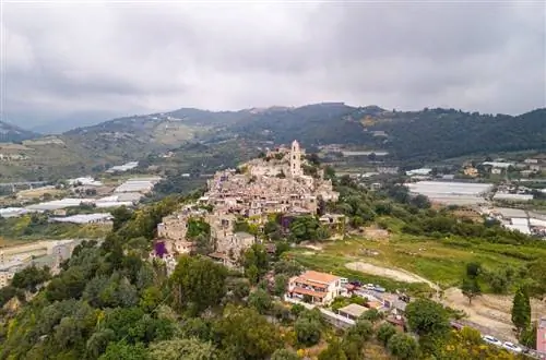 Итальянская микронация, которой правит принц, находится в разгаре борьбы за власть