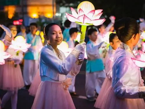 От скашивания травы до парада фонарей ЮНЕСКО добавляет 32 пункта в свой список признанных культурных традиций