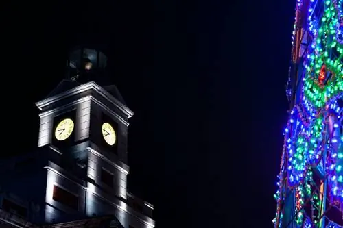 Рождественская елка на площади Солнца в Мадриде