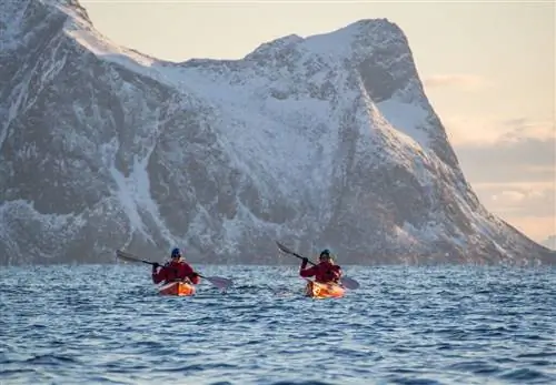 Каякинг на острове Сенья