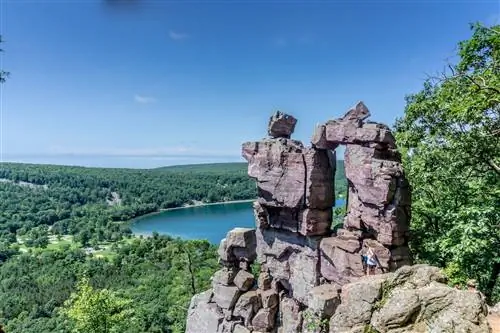 Balanced Rock Trail в государственном парке Devil’s Lake