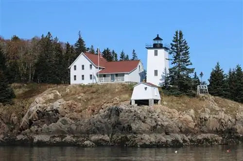 Маяк Burnt Coat Harbour на Лебедином острове, штат Мэн