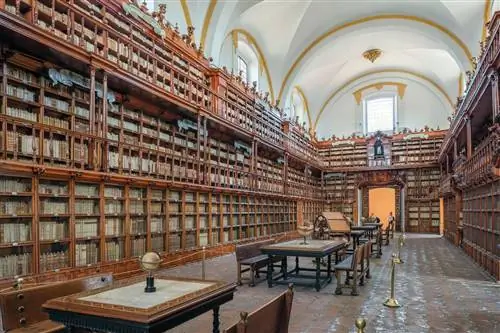 Biblioteca Palafoxiana - библиотека в Пуэбле, Мексика.