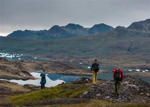 Пешие прогулки по горам Гренландии и покрытому льдом озеру
