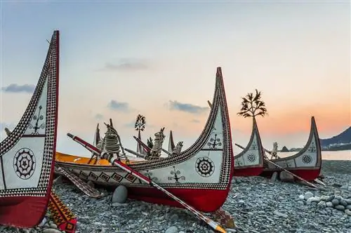 Каноэ аборигенов Ями, таро острова орхидей