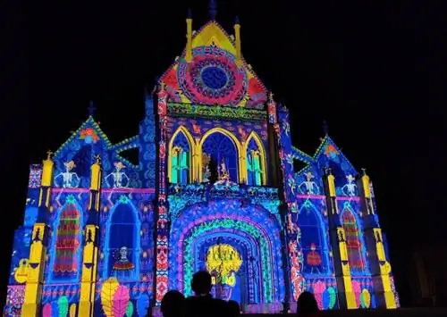 В этом французском городе каждые летние выходные будет проходить захватывающее световое шоу