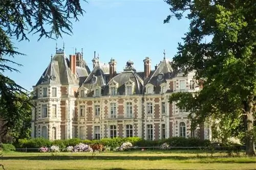 Французский замок-Chateau-Des-Dynasties