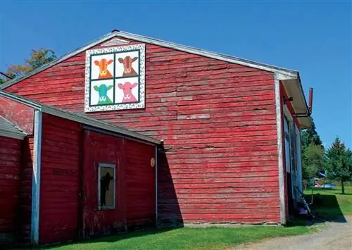 украшенный сарай в лоскутном одеяле Нью-Милфорд
