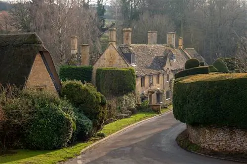 Брод Кэмпден - деревня в английской сельской местности.