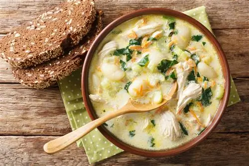 Суп с курицей и клецками