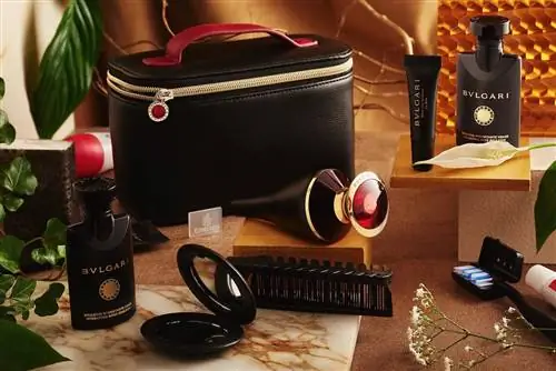 Роскошный дорожный набор от Эмирейтс. Комплект наполнен продукцией BVlgari.