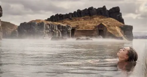 Погрузитесь в термальные воды с видом на Атлантику в исландской лагуне New Sky Lagoon