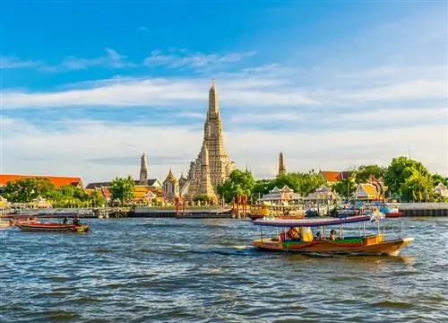 5 августа 2019 г., Бангкок, Таиланд, Чеди, Ват Арун Варарам Красивая пагода на берегу реки Бангкок, созданная в ранний период Раттанакосин, районы Бангкока