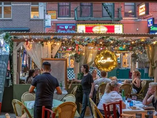 7 лучших итальянских ресторанов старой школы в Маленькой Италии Нью-Йорка