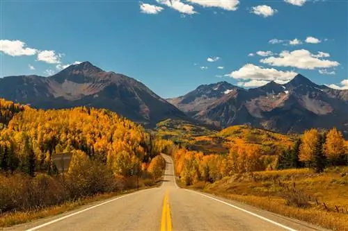 Colorado Highway 145 - одно из лучших осенних путешествий в США.