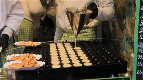 Голландская еда Poffertjes