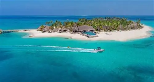 Действуйте сейчас, чтобы забронировать частный остров на Мальдивах для себя и партнера всего за 1999 долларов США