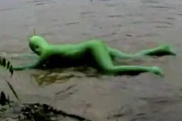 Воздушные шары, Машины, & Сморкание: 10 непонятных фетишей