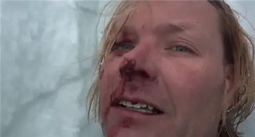 Застрявший в расселине альпинист задокументировал свой побег на видео