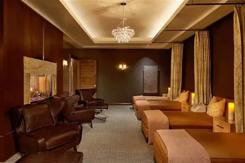 The St. Regis Aspen Resort - один из лучших горнолыжных и спа-курортов в США.