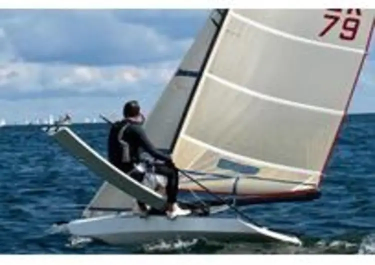 Горячие ящики на берегу залива