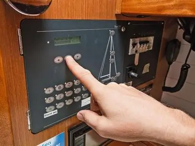 холми! Аккумулятор глубоко разряжен