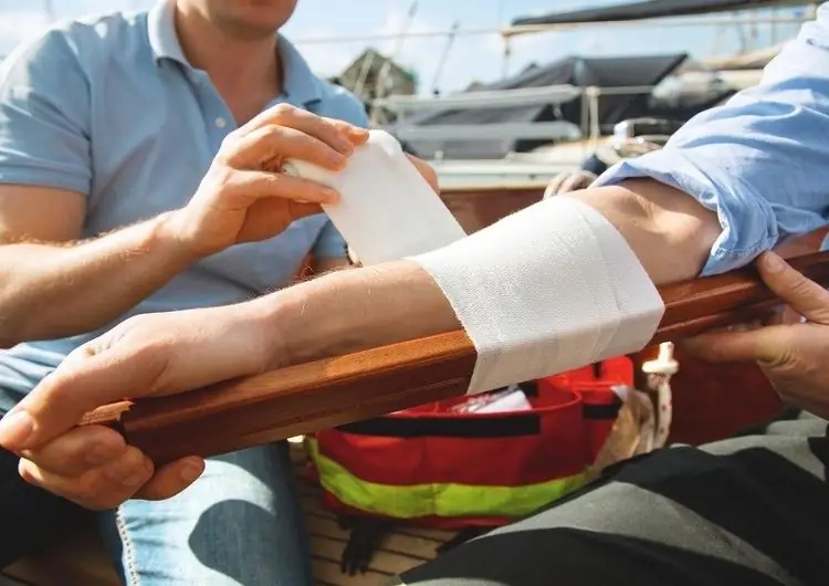 Травмы на борту - что делать в экстренных случаях
