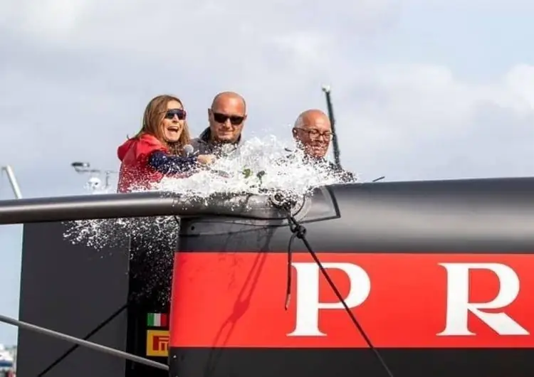 Лодка для охоты на шестой кубок: «Красная луна» Бертелли