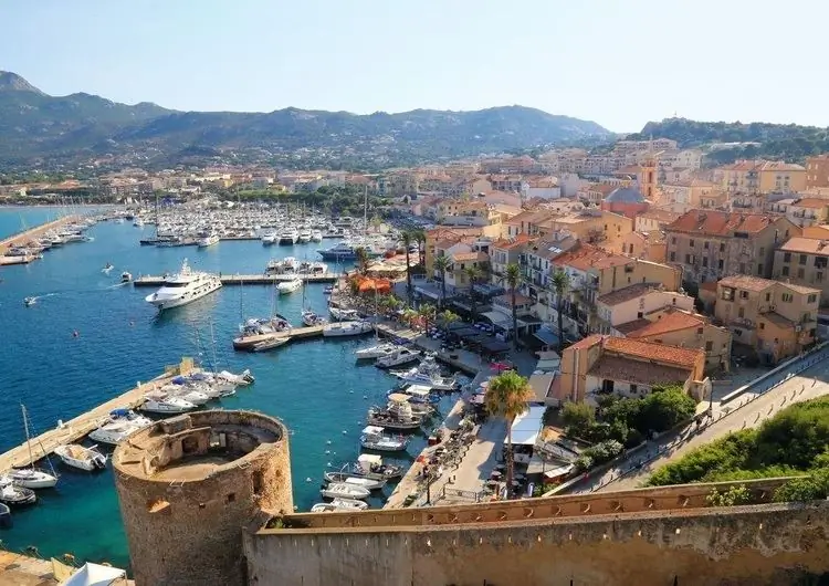 Новые предупреждения о поездках в Европу