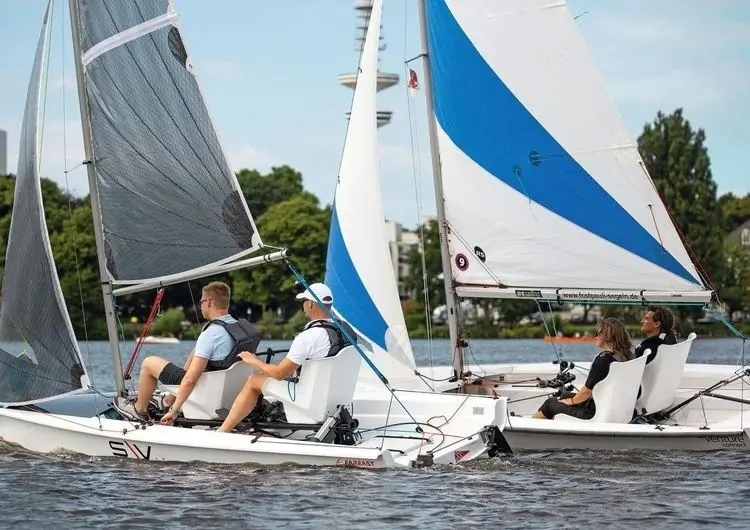 Инклюзивные лодки: несмотря на инвалидность на воде