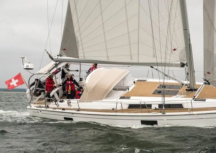 Hanse 455: соответствующий возрасту и самодостаточный
