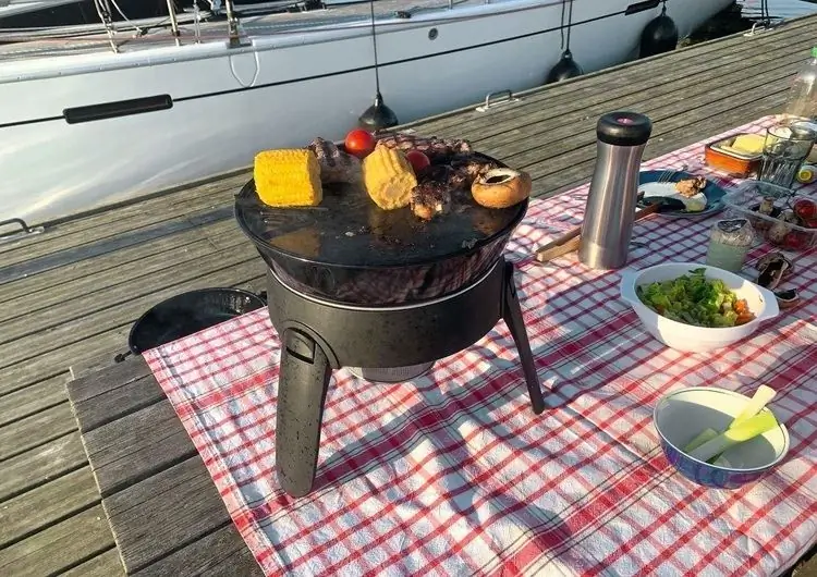 Газовый гриль на борту