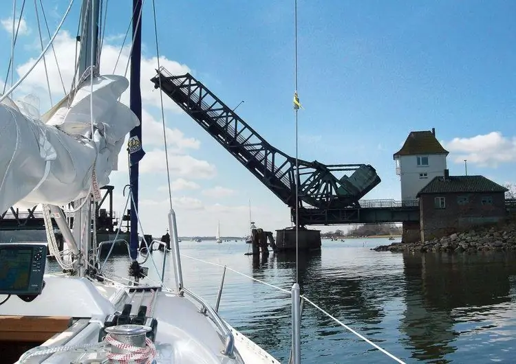 Мост Линдаунис снова открыт только в ограниченном объеме