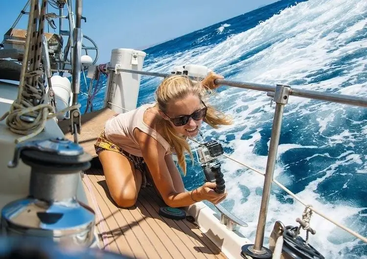 Как работают парусные видеоблоги?