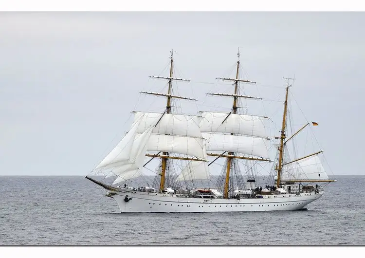 Решение о парусном учебном судне