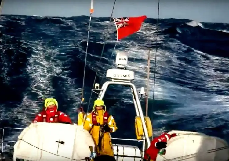 90 секунд плавания