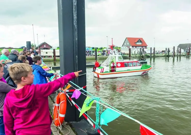 Морские спасатели отмечают юбилей