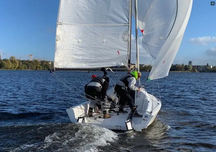 Титульный бой на Альстере, чтобы посмотреть