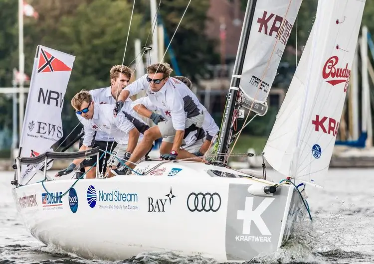 Гамбург остается оплотом лиги