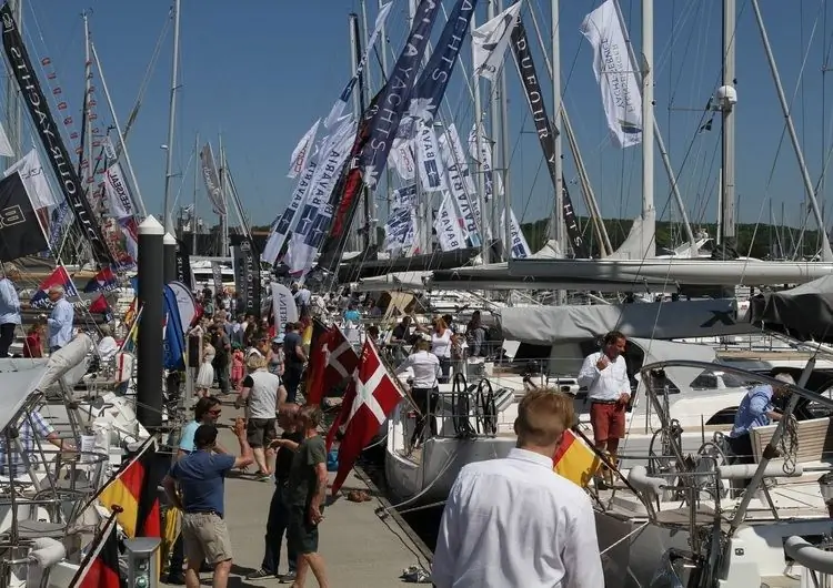 Хорошая атмосфера в Нойштадте